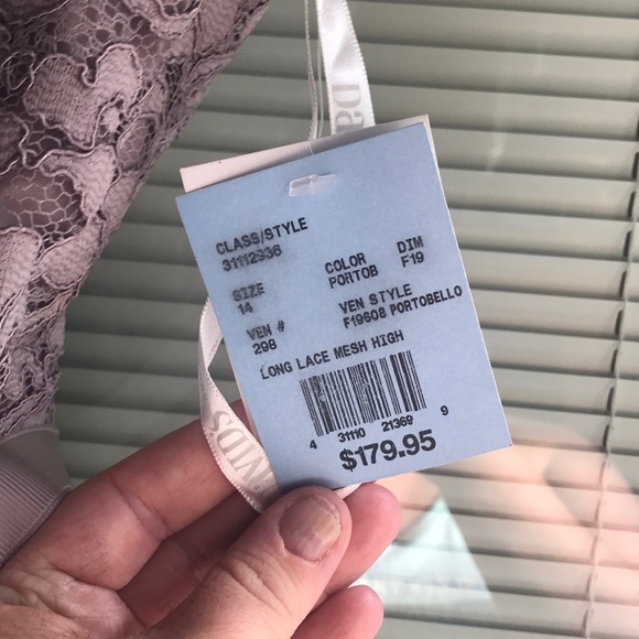 Dress - Picture 4 of 5